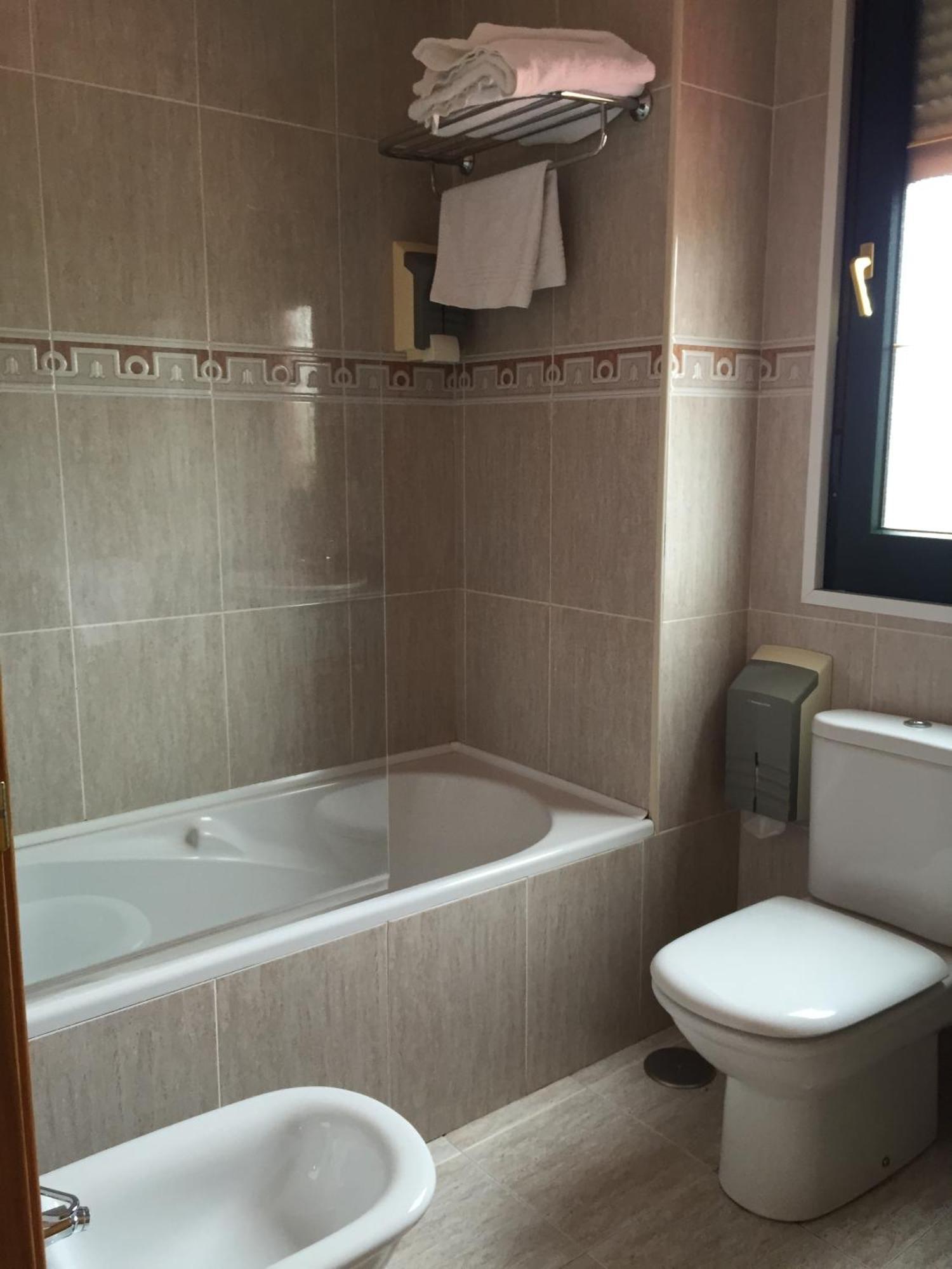 Hostal Tio Pepe II Bembibre (Castile and Leon) Quarto foto