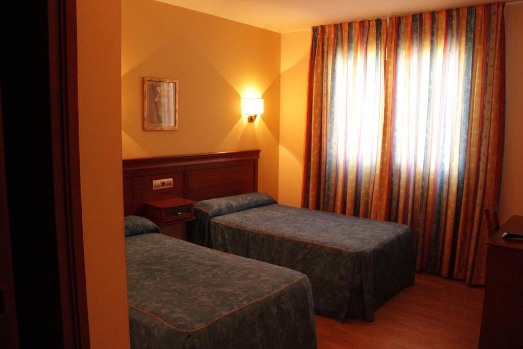 Hostal Tio Pepe II Bembibre (Castile and Leon) Exterior foto