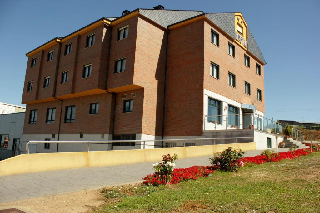 Hostal Tio Pepe II Bembibre (Castile and Leon) Exterior foto